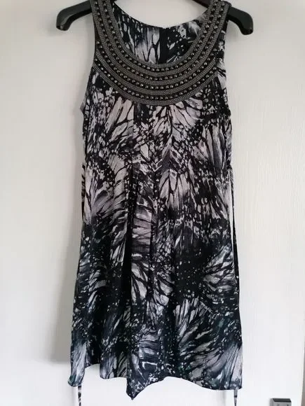 Dorothy Perkins Top Grey White Beading Round Neck Pretty - Picture 4 of 8